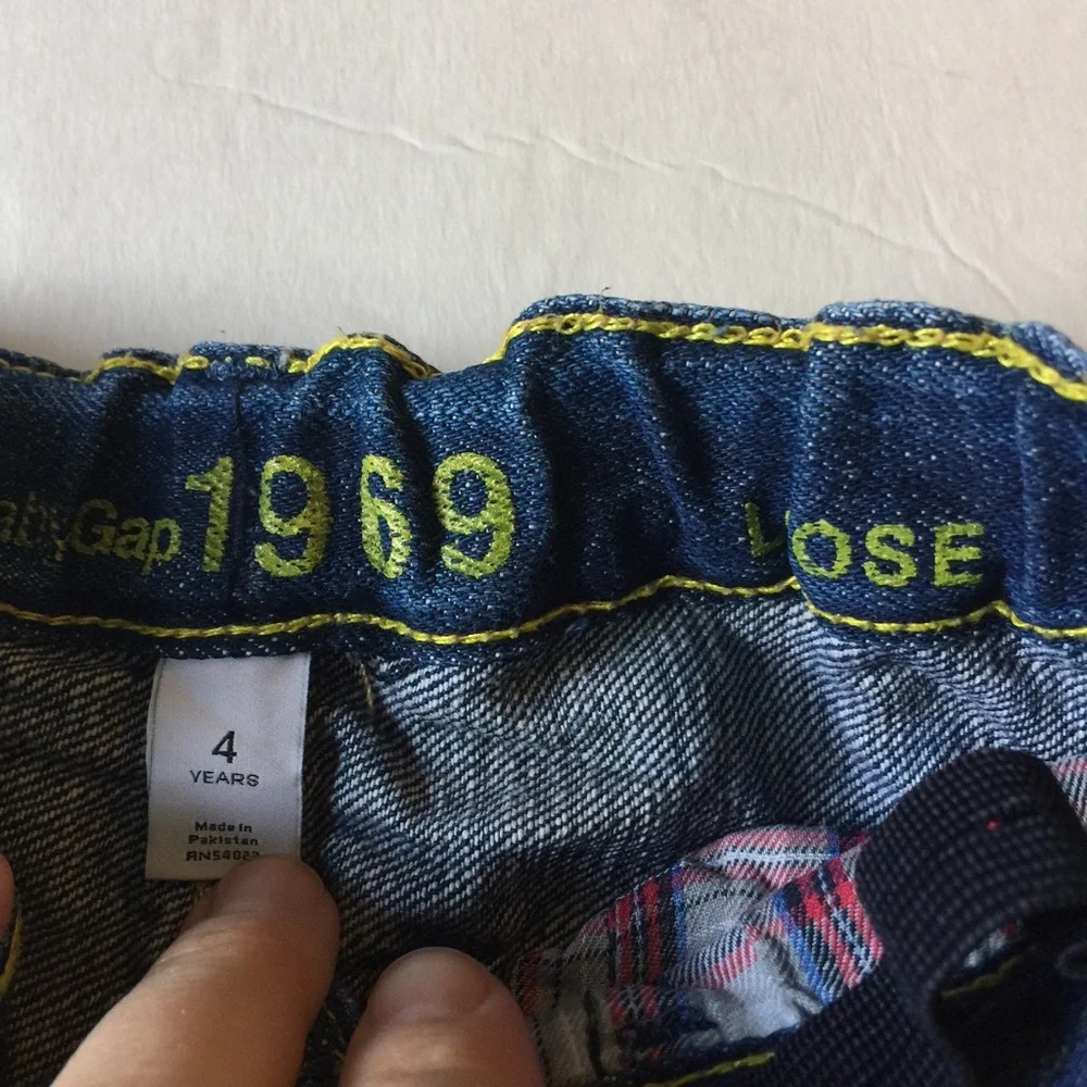 Gap distressed Jeans